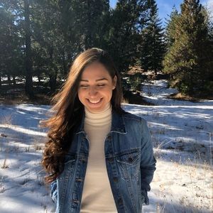 Meet your Posher, Andrea